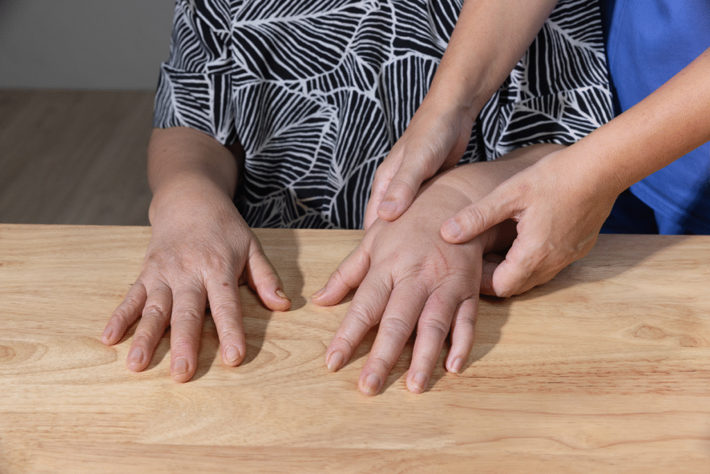 Finger swelling_ Causes and their treatments